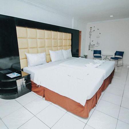 Hotel New Lilik มาเกอลัง ภายนอก รูปภาพ
